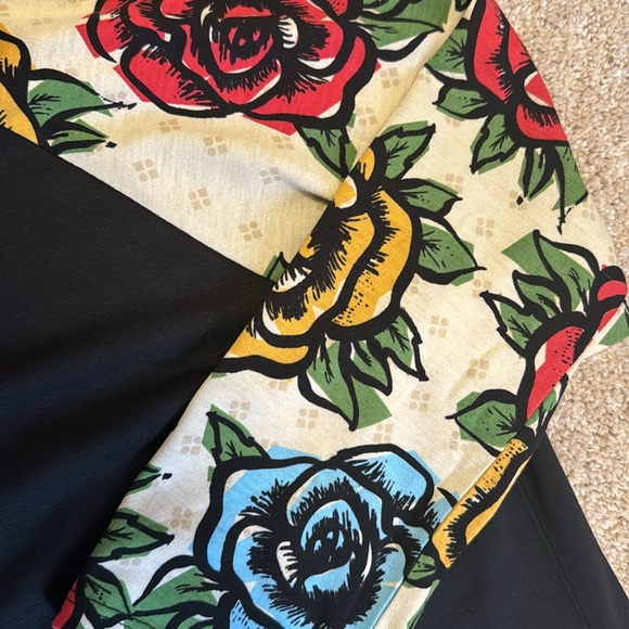 Lularoe Randy Top - Picture 2 of 2